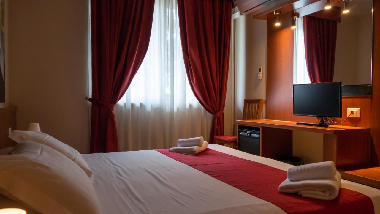 Hotel Venezia Park - Enjoy Holiday Castelnuovo del Garda Luaran gambar