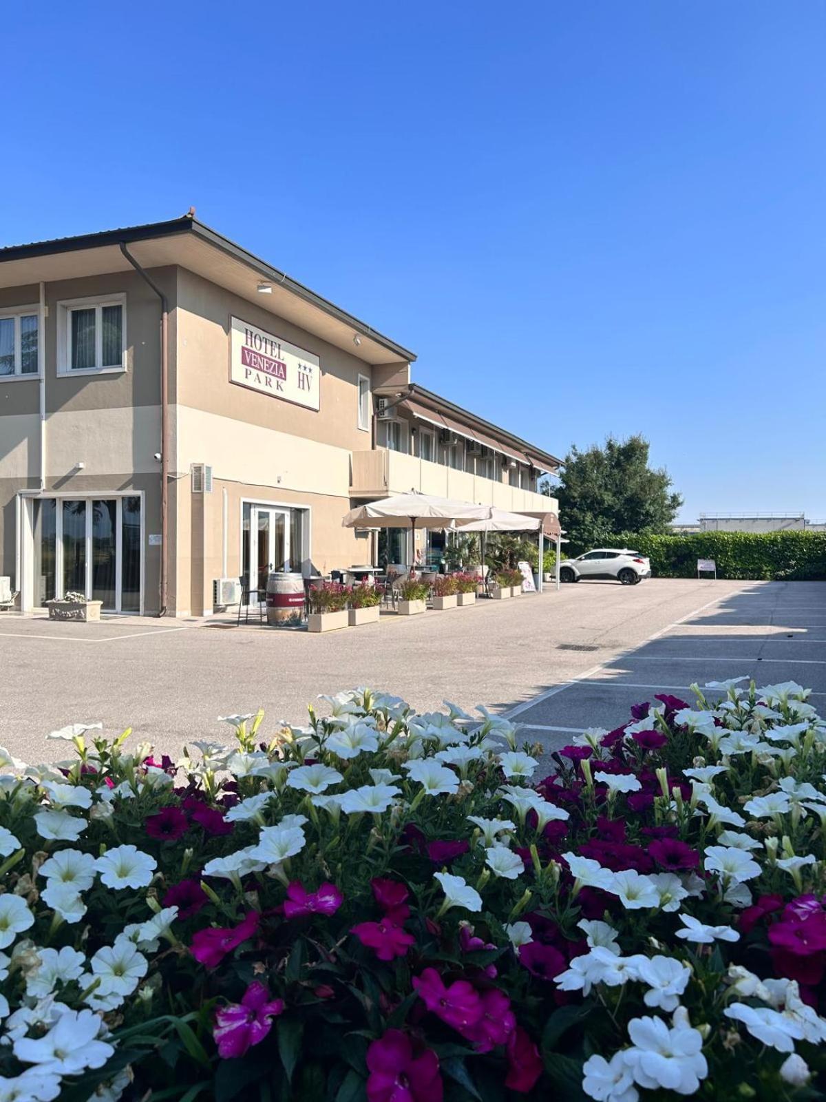 Hotel Venezia Park - Enjoy Holiday Castelnuovo del Garda Luaran gambar