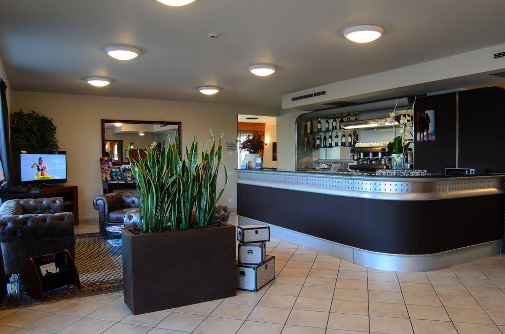 Hotel Venezia Park - Enjoy Holiday Castelnuovo del Garda Luaran gambar