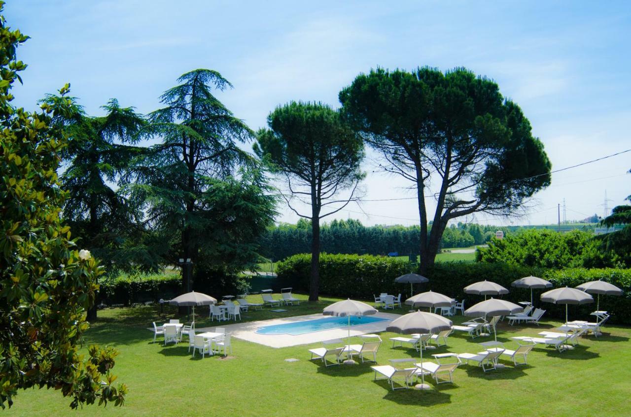 Hotel Venezia Park - Enjoy Holiday Castelnuovo del Garda Luaran gambar